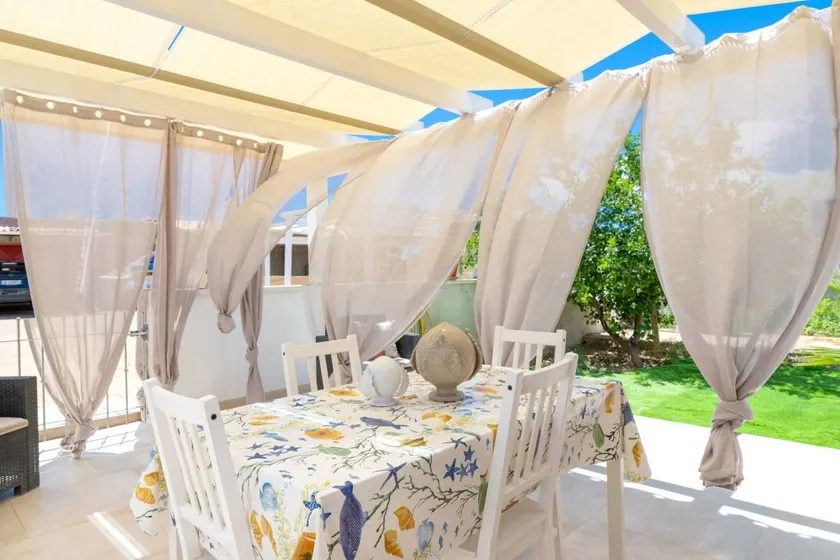Holiday apartment with terrace - Image 1