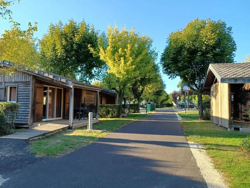 Family-friendly lovely chalet with terrace | Pets allowed - Image 1