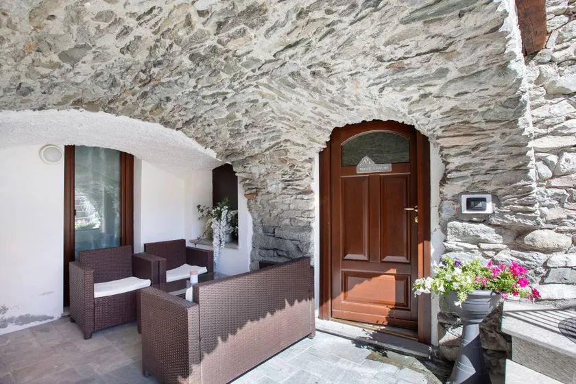 Flat with terrace | Garden view - Image 1
