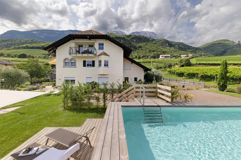 Child-friendly lovely holiday apartment with BBQ, pool & garden | Mountain view - Image 1