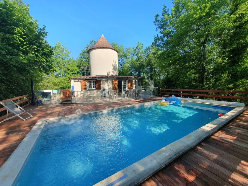 Fully equipped holiday home with pool, terrace & BBQ | Garden view | Pet-friendly - Image 1
