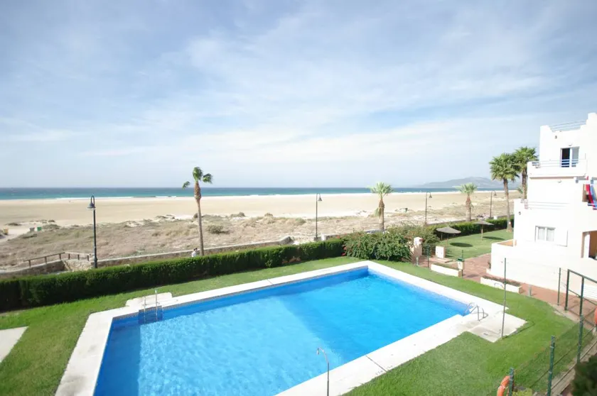 Lovely flat with garden, BBQ & pool | Next to the beach | Pets allowed - Image 1