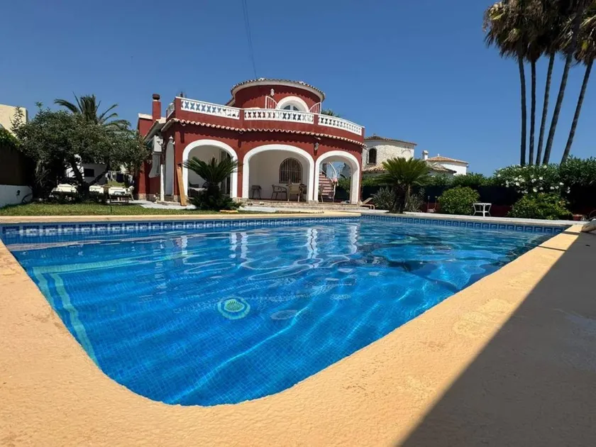 Villa with garden, private pool & BBQ - Image 1