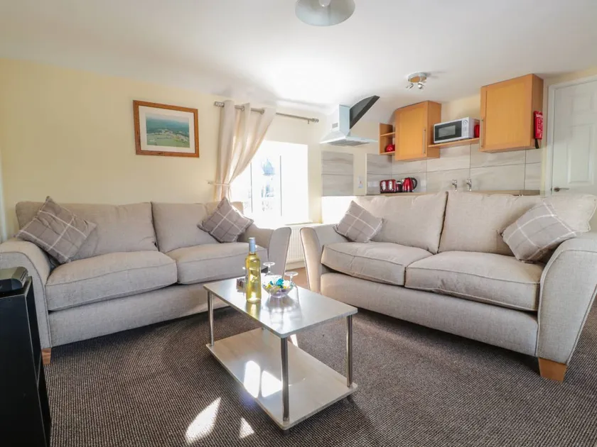 Family-friendly cottage with garden | Dogs allowed - Image 1
