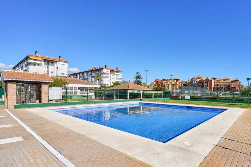 Appartement avec terrasse, internet haut débit et jardin | Vue mer - Image 1