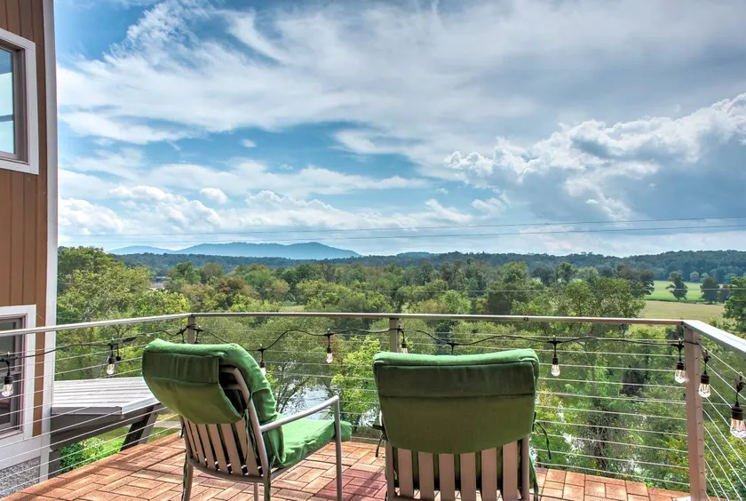 Child-friendly house with barbeque | Mountain view - Image 1