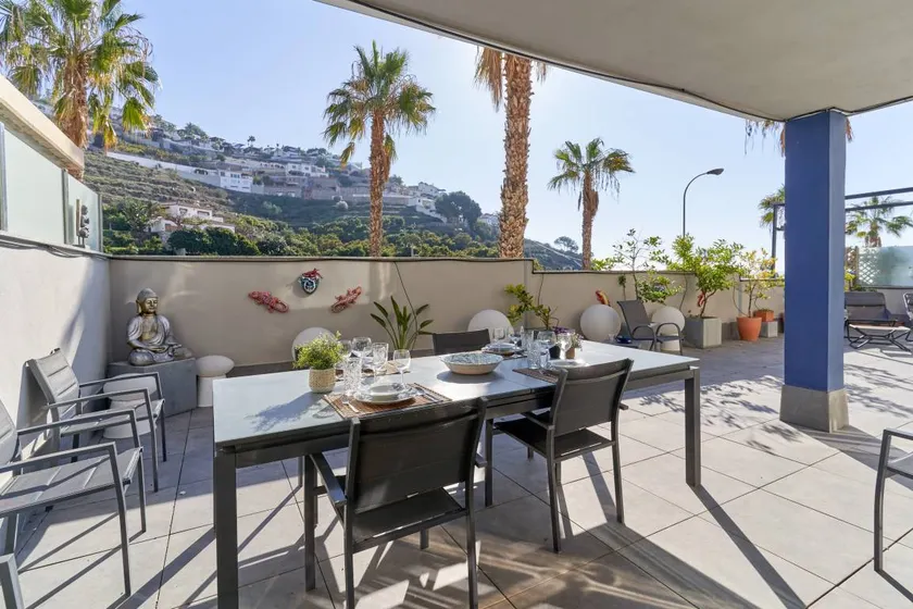 Wohnung mit Pool und Terrasse | Bergblick | Neben dem Strand - Image 1