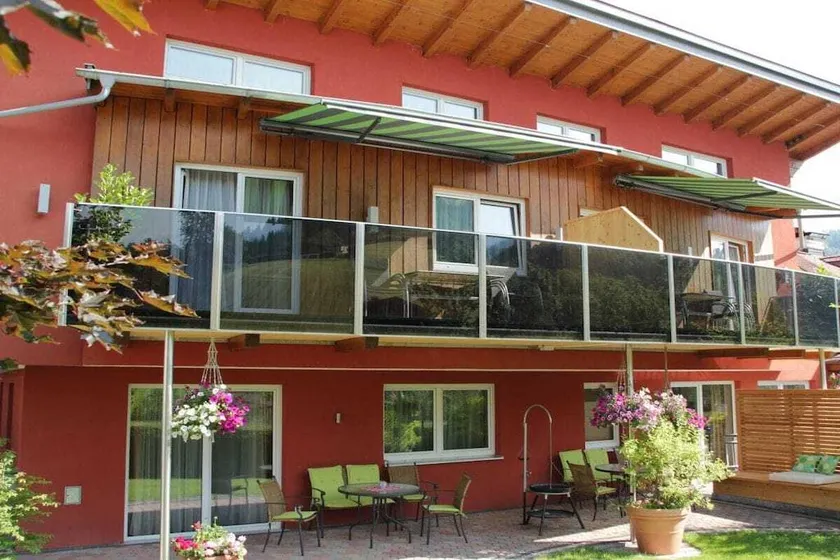 Holiday home with terrace, garden & barbecue - Image 1