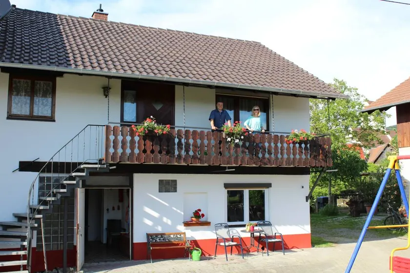 Apartment With Terrace and Garden - Image 1