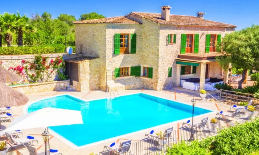 Villa with garden, barbecue & private pool | Mountain view | Good for workation - Image 1