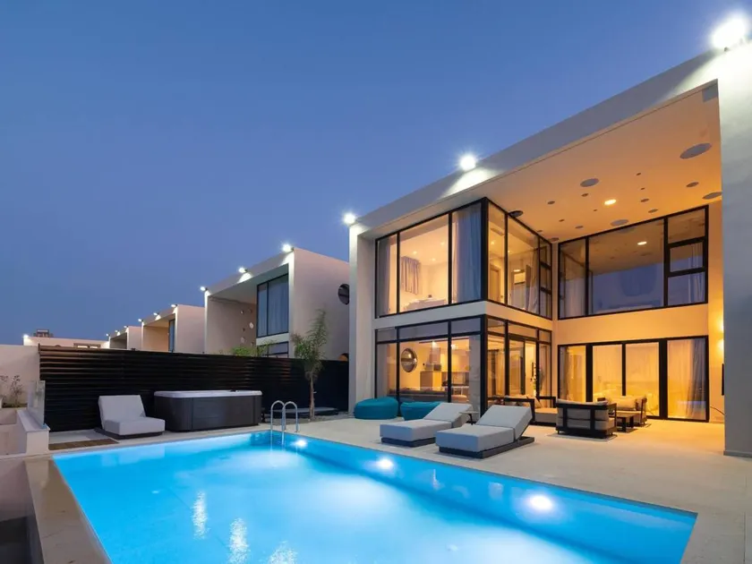 Flat with private pool, garden & barbeque - Image 1