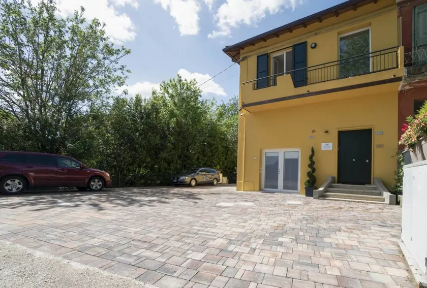 Via Legnana, Gaiana - Image 1