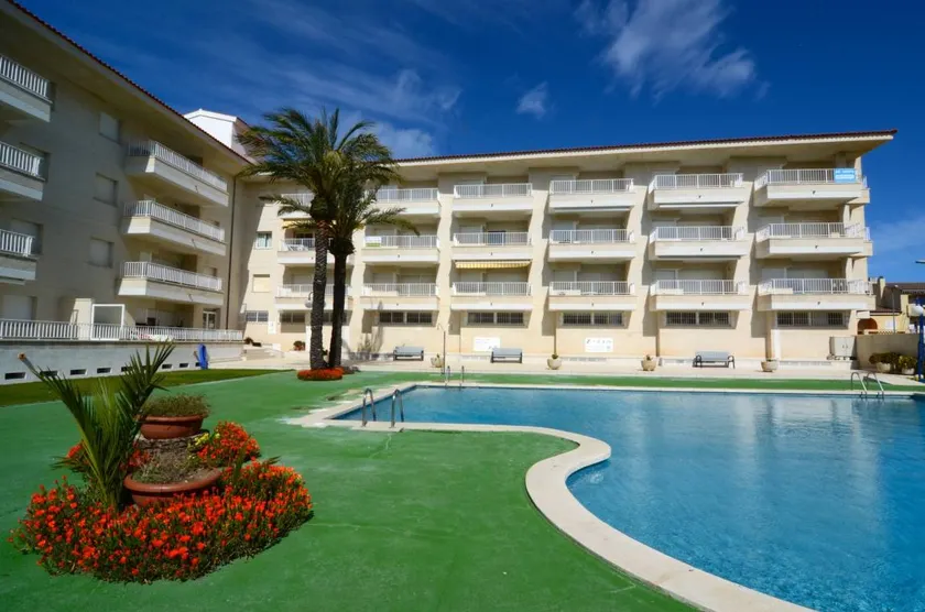 Fully equipped charming apartment with terrace, garden & pool | Close to the beach | Pets allowed - Image 1