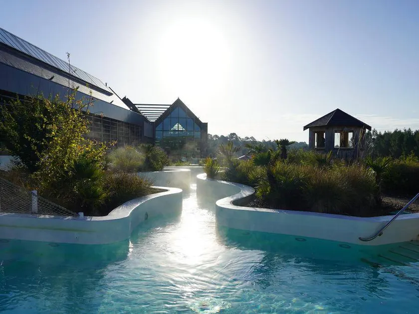 Children-friendly spacious letting with sauna, heated pool & terrace | Pets are welcome - Image 1