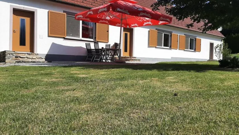 House with BBQ - Image 1