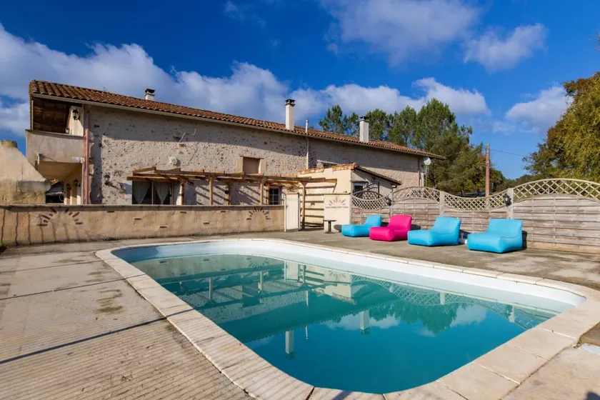 House with terrace, pool & BBQ - Image 1