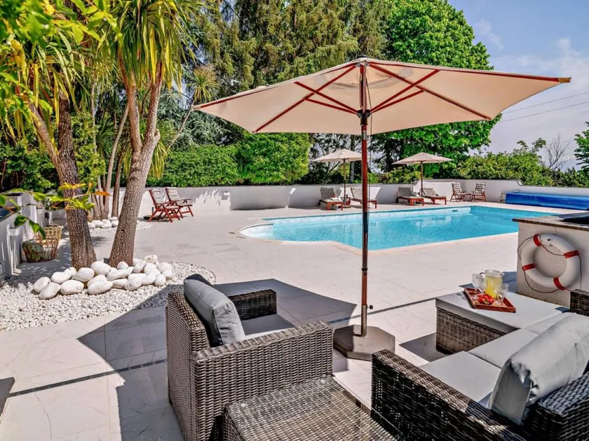 Cottage avec barbecue, piscine et jardin - Image 1