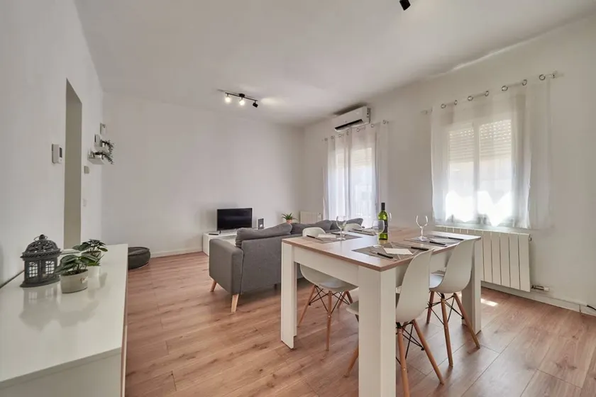 Apartamento vacacional con 2 dormitorios para 4 personas - Image 1