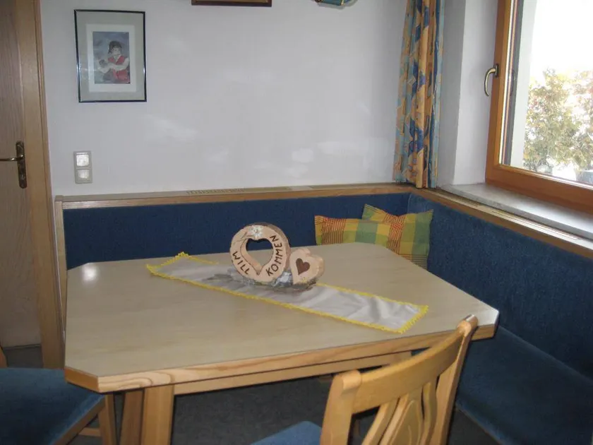 Holiday apartment with BBQ, garden & terrace - Image 1