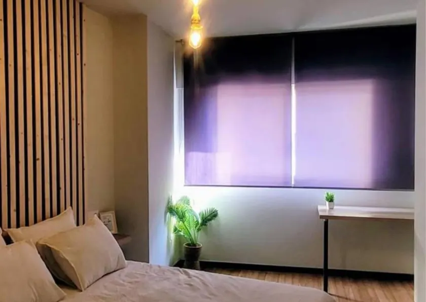 Chambre privée avec terrasse | Vue ville - Image 1