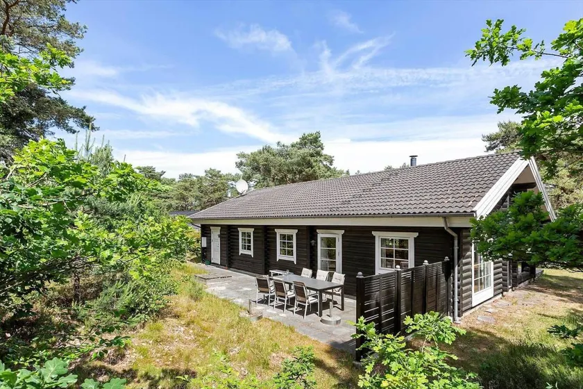 Fully equipped ample house with terrace, sauna & jacuzzi | Next to the beach - Image 1