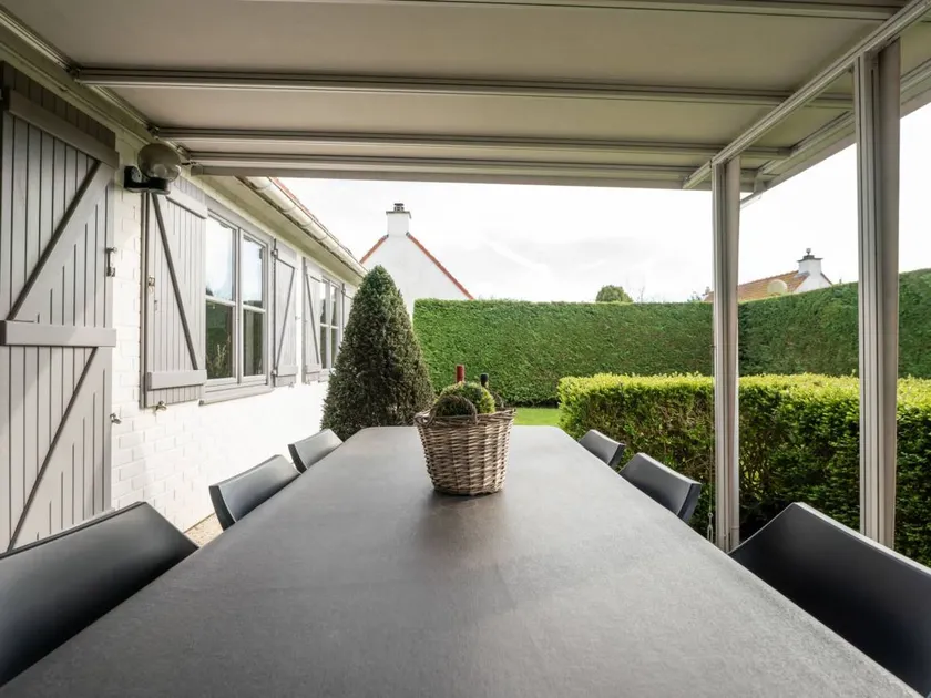 Nice holiday apartment with terrace, pool & garden - Image 1