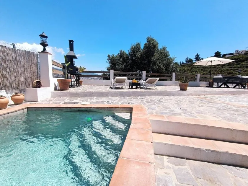 Lovely holiday home with barbeque & pool | Sea view | Dogs allowed - Image 1