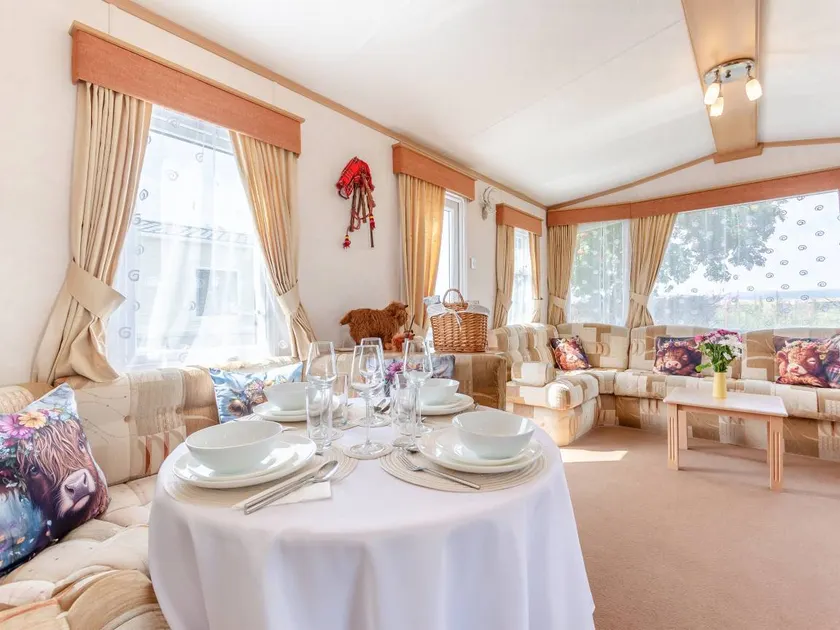 Child-friendly cottage with garden & barbecue | River view | Pet-friendly - Image 1