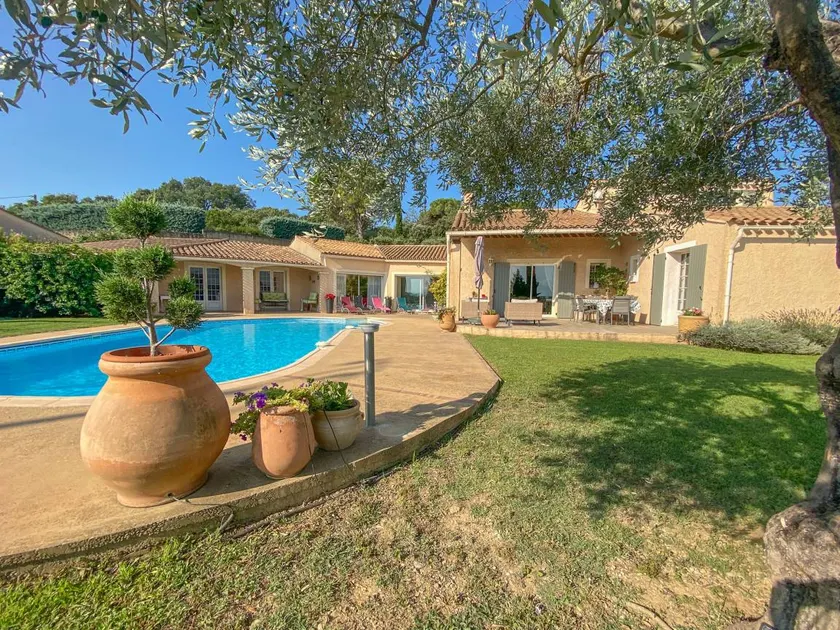 Villa with garden, barbecue & private pool - Image 1