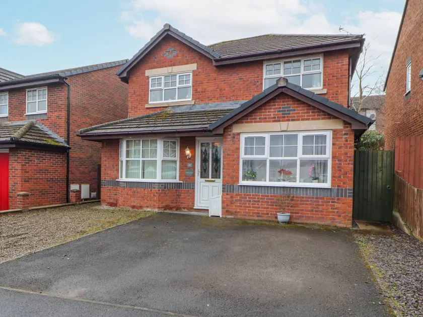 Family-friendly lovely cottage with garden - Image 1