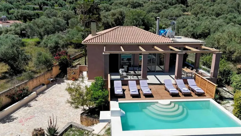 Meravigliosa villa con griglia, terrazza e piscina - Image 1