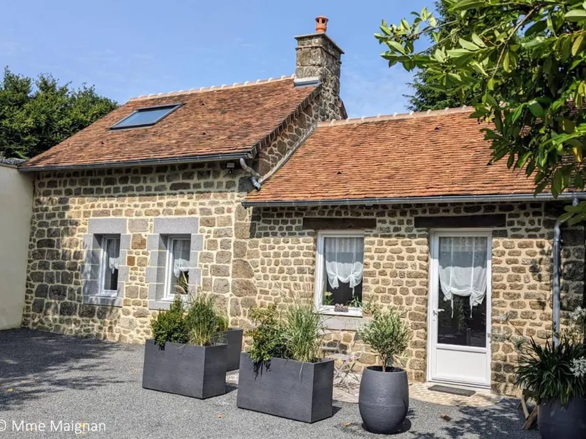 Cottage with barbecue & garden - Image 1