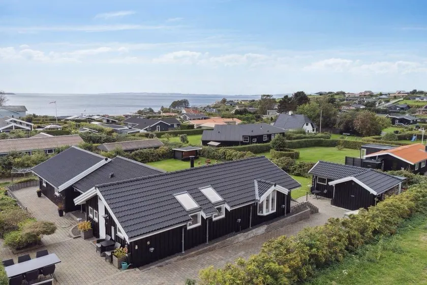 House with barbeque, garden & terrace | Sea view - Image 1