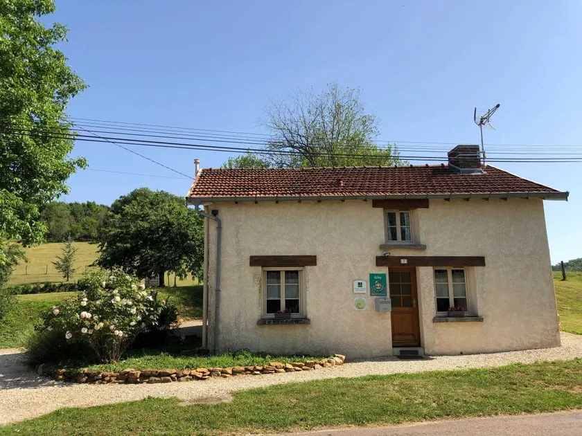 Gîte con terraza y jardín - Image 1