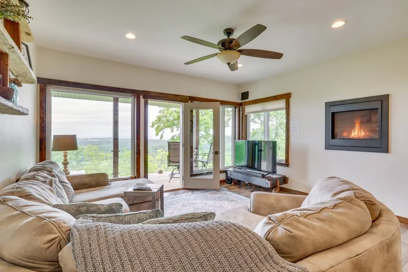 'wanlass' House: Elevated Retreat Near La Crosse! - Image 1