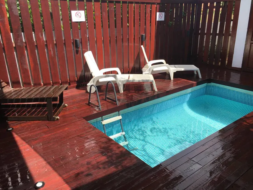 Flat with garden, pool & barbecue - Image 1