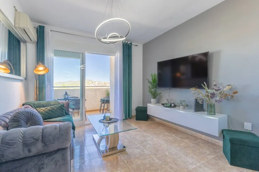 Apartment "Calpe Vacaciones" Close to the Beach with Shared Pool & Wi-Fi - Image 1
