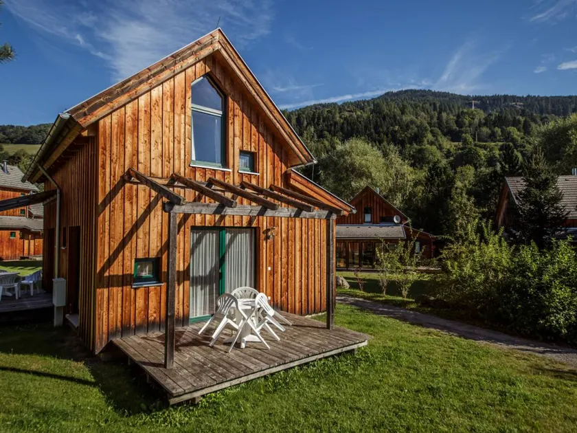 Familienfreundliches Ferienhaus mit beheiztem Pool, Garten und Terrasse | Skifahren in der Nähe | Hunde erlaubt - Image 1