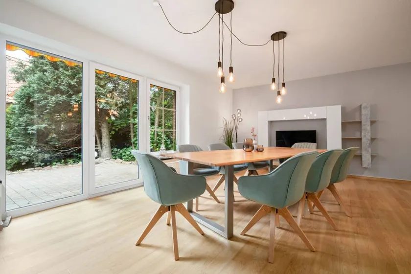 Landhus Alt Schwerin – großzügiges Ferienhaus mit umzäuntem Garten nahe dem See - Image 1