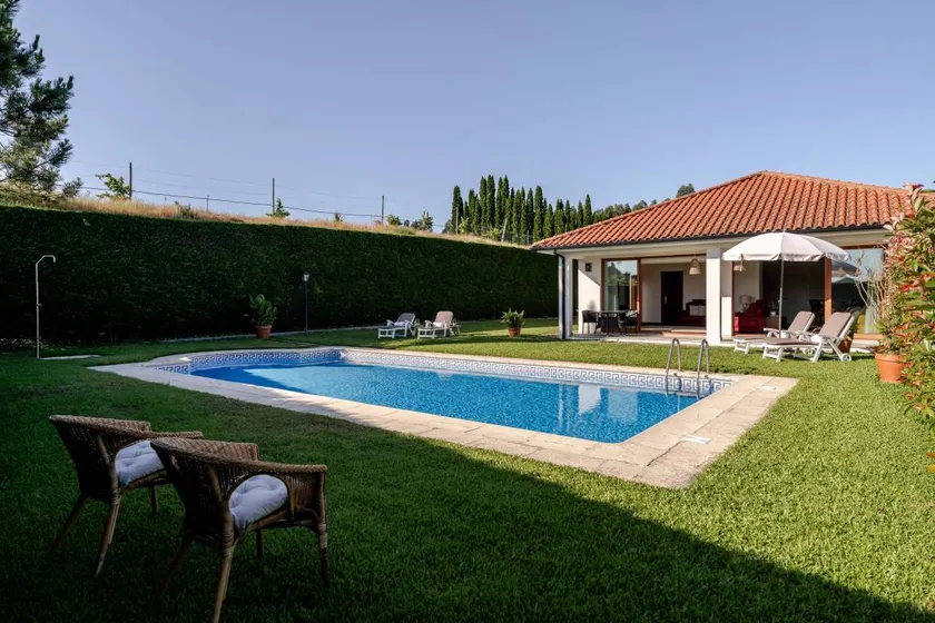 Fully equipped house with terrace, garden & BBQ | Garden view | Perfect for remote work - Image 1