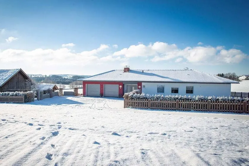 House with garden, barbeque & terrace - Image 1