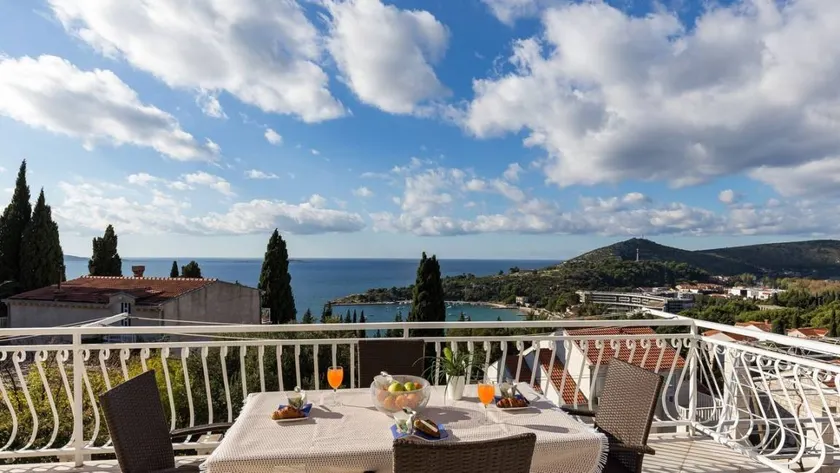 Holiday apartment with terrace | Sea view - Image 1