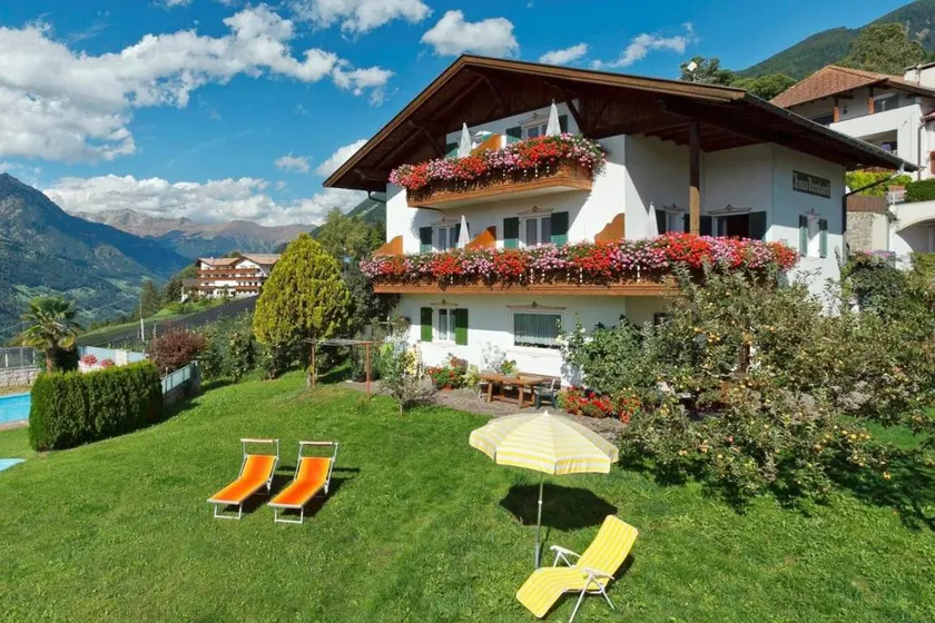 Ferienwohnung mit Pool und Garten | Gartenblick | Perfekt für die Arbeit von Zuhause - Image 1