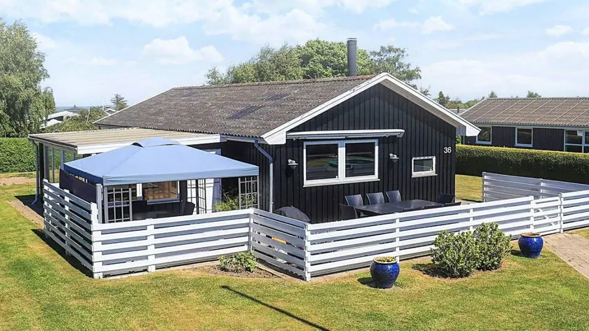 House with garden & barbecue - Image 1