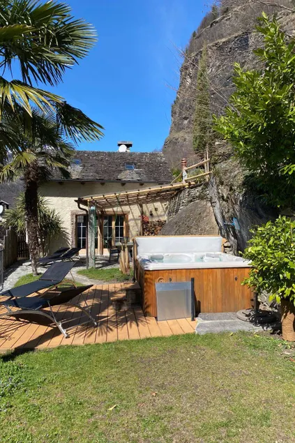 Top -Rustico mit Aussenwhirlpool beheizt und Sauna - Image 1