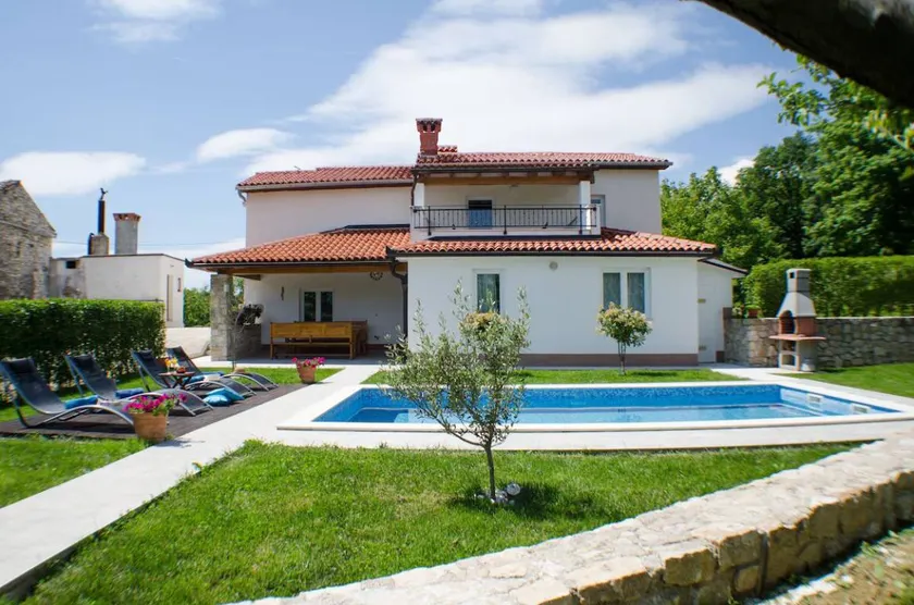 Villa mit Grill, Terrasse und Pool - Image 1