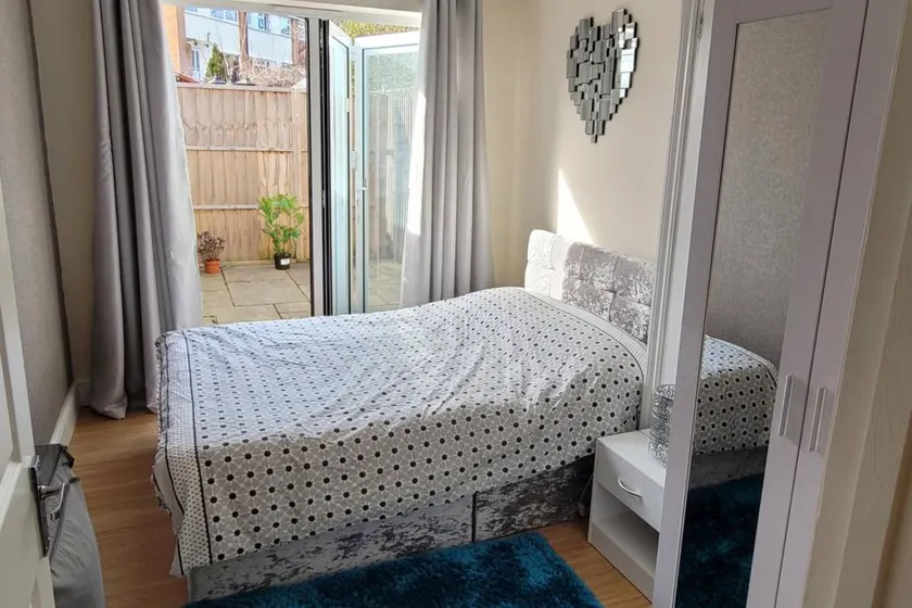Holiday home with garden - Image 1