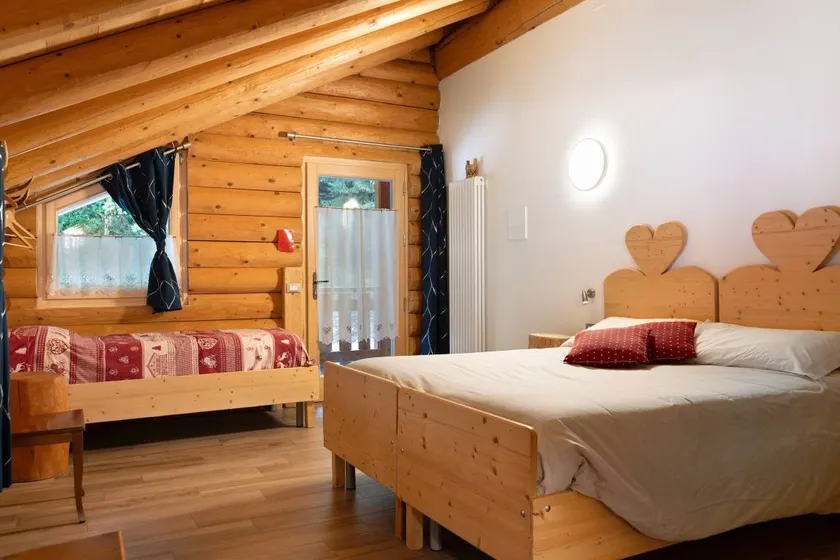 Child-friendly private room with barbeque & garden | Mountain view | Dogs allowed - Image 1