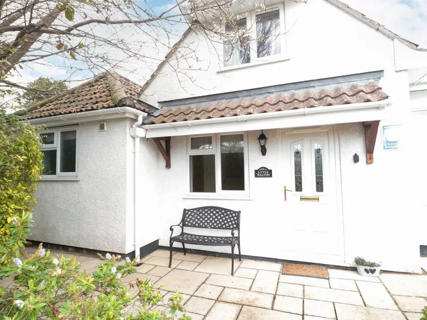 Cottage with garden | Beach view - Image 1