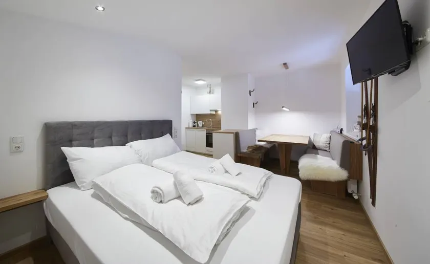 Atractivo apartamento con piscina - Image 1